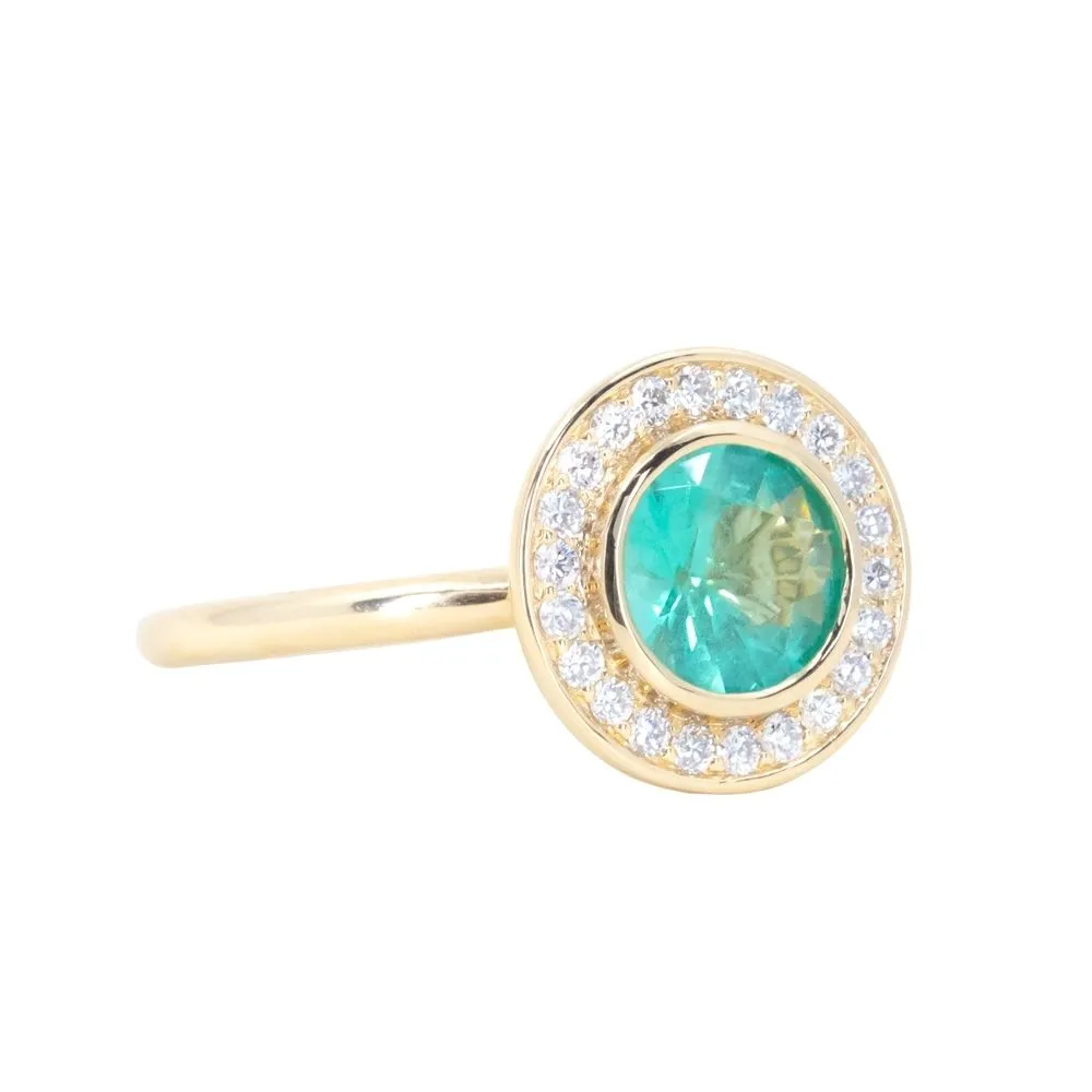 0.94ct Round Neon Green Emerald With Bezel Set Diamond Halo In 18k Yellow Gold