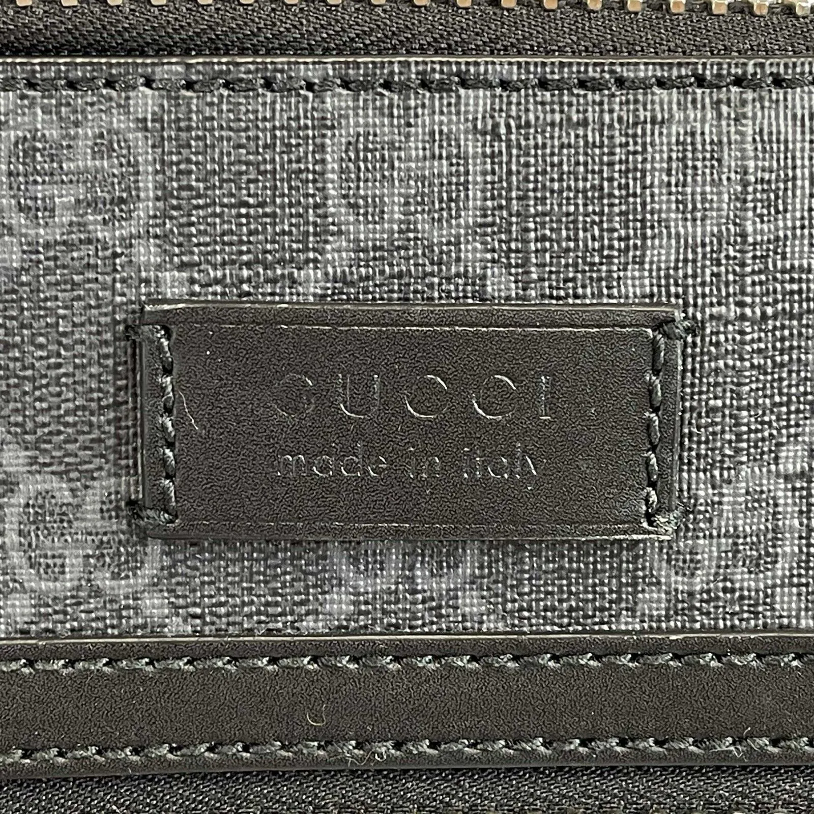 Gucci - New GG Supreme Small Messenger Bag - Black / Gray Canvas Crossbody