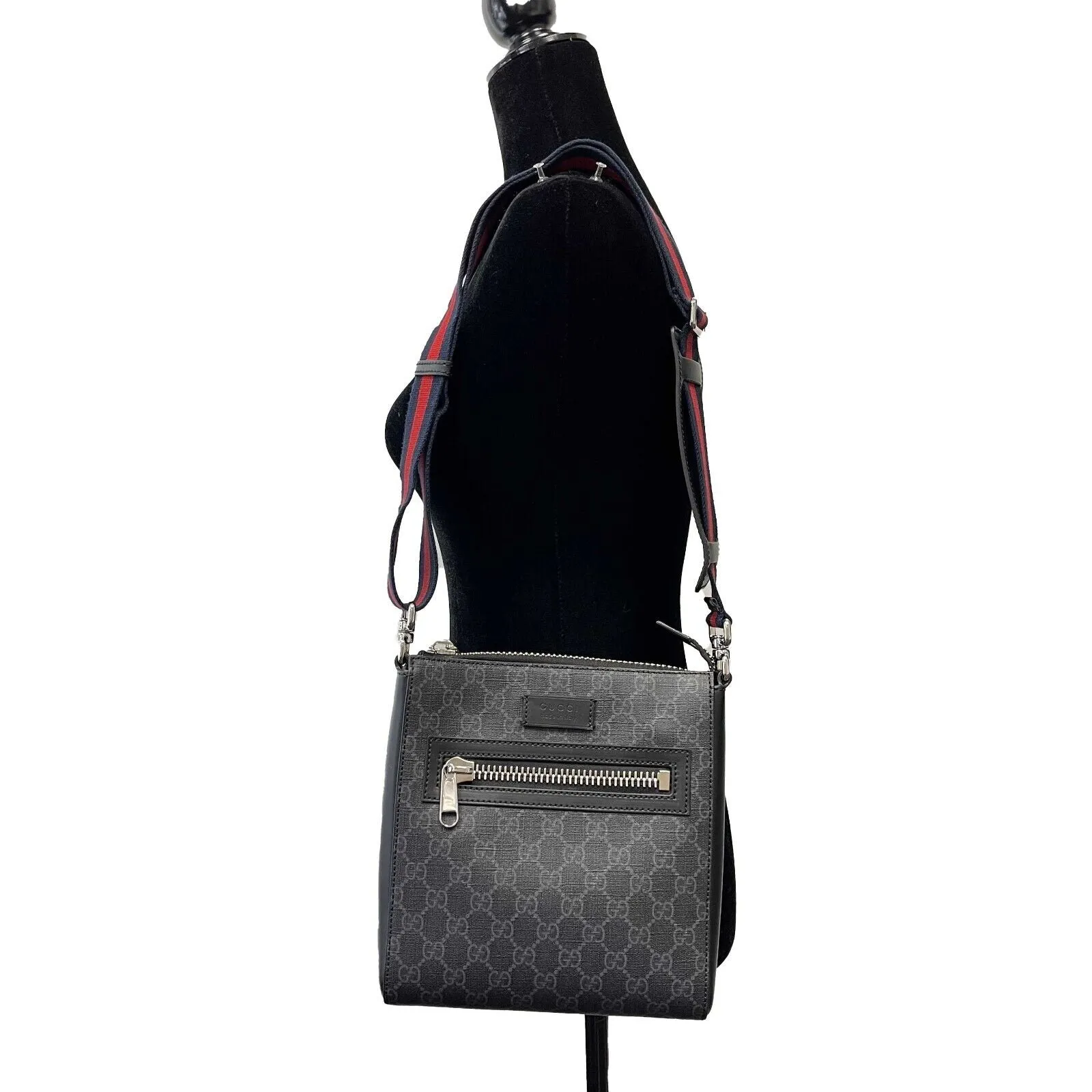 Gucci - New GG Supreme Small Messenger Bag - Black / Gray Canvas Crossbody