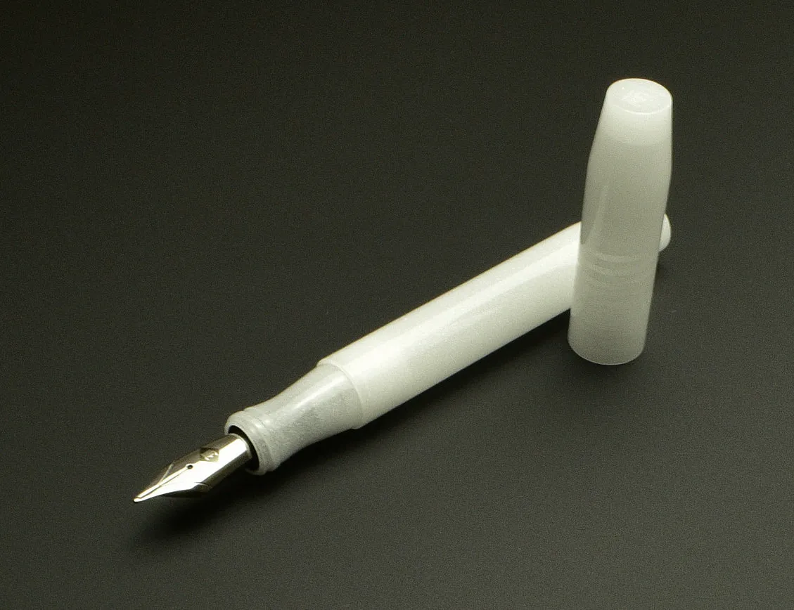 Model 46 Fountain Pen - Snow