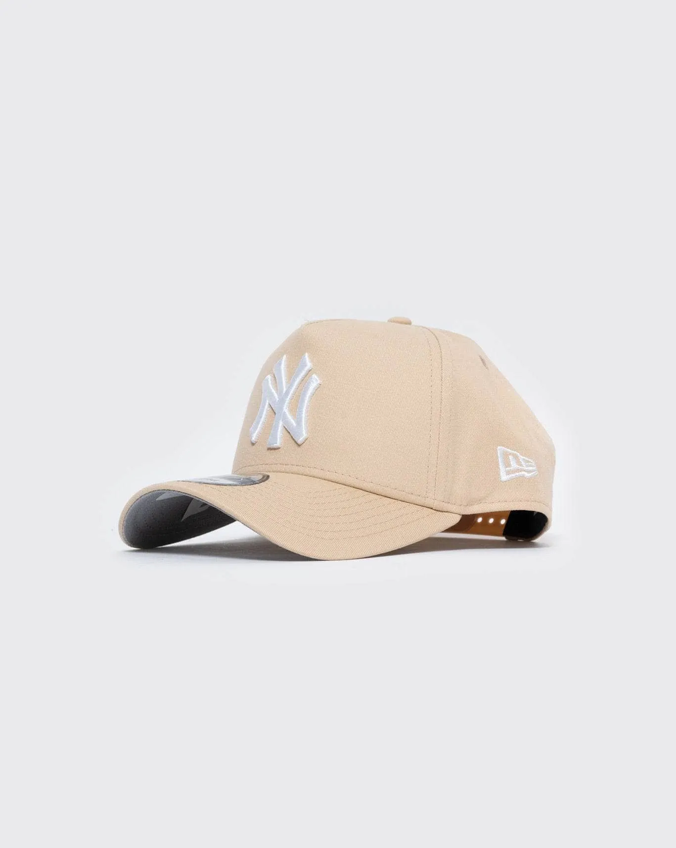 New era 940 aframe New York Yankees Oat Milk