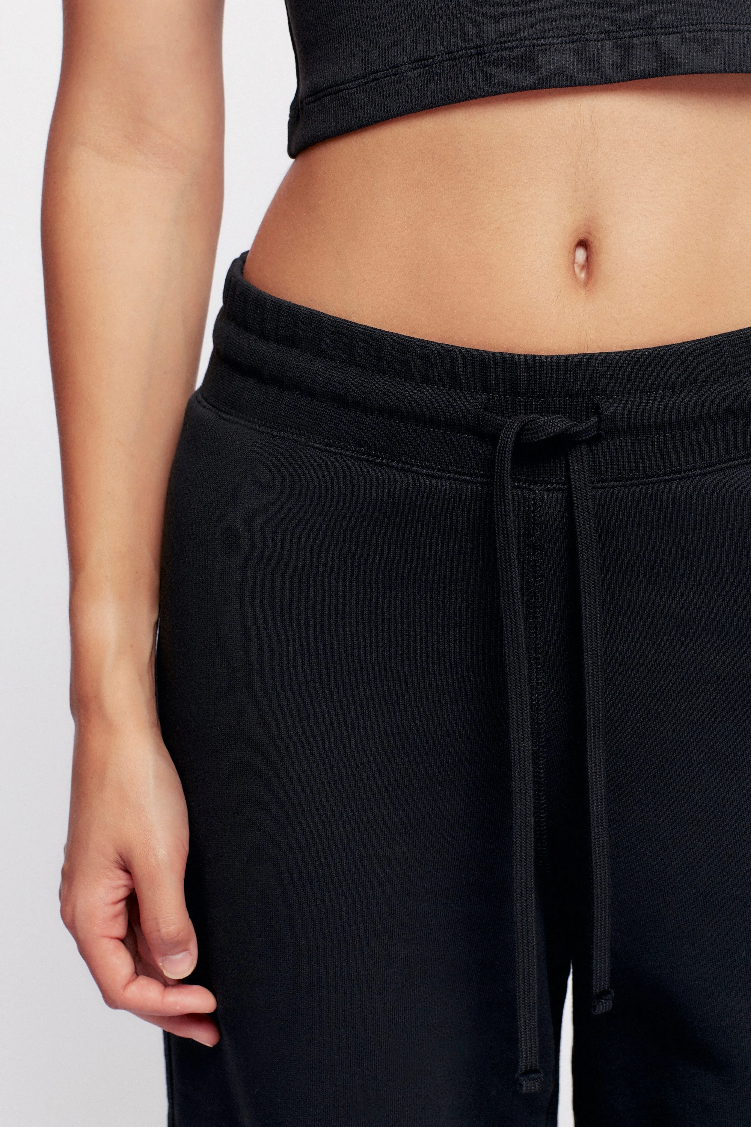 Women's Wide Leg Sweatpant in Black